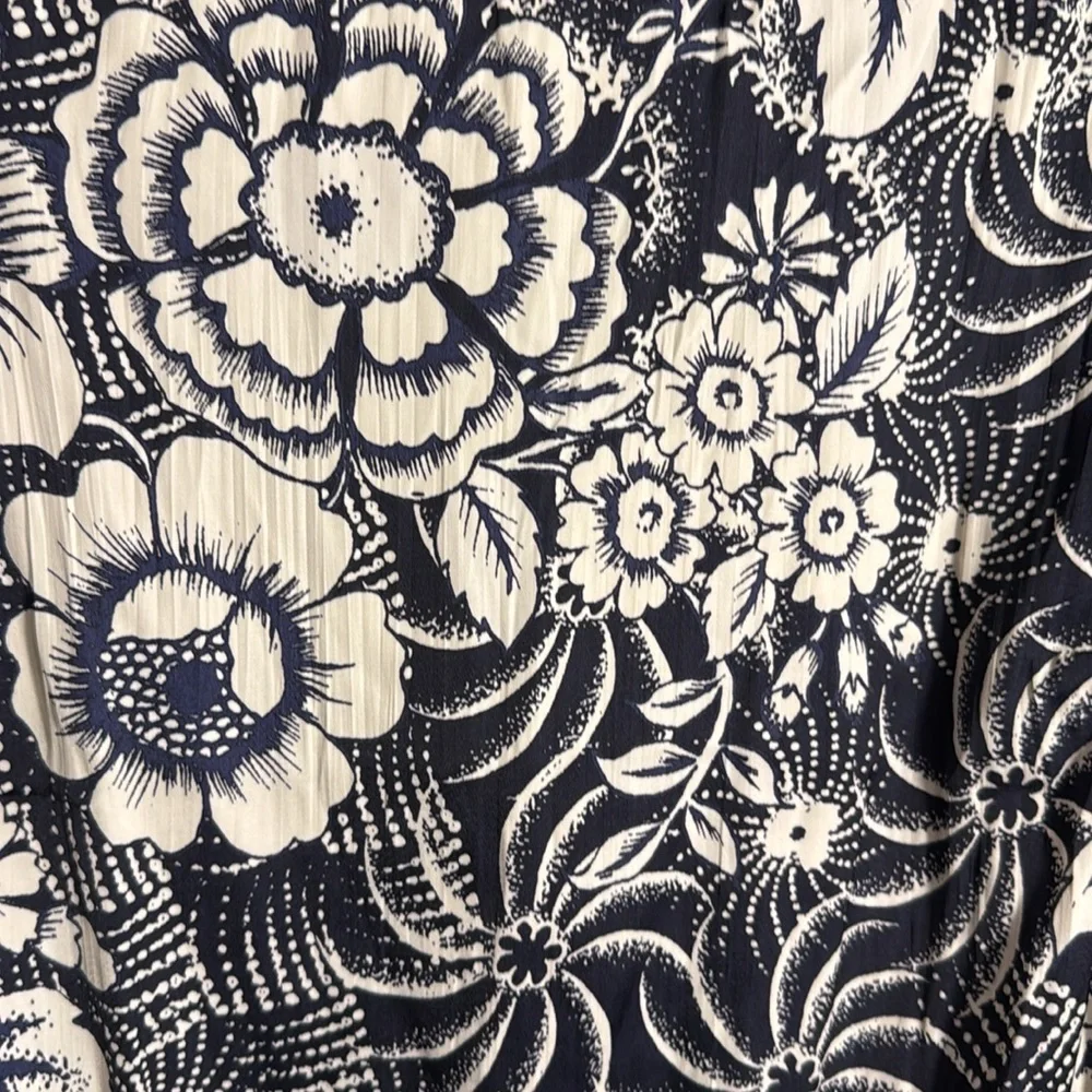 Anthropologie blouse women’s small Black blue White Puff Sleeve Blouse‎ v back